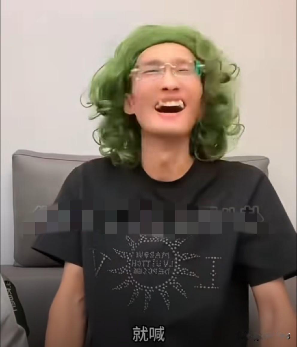 突发状况！二驴醉酒狂爆粗口怼徒弟“奶豆”，紧急关播。

         岩四正