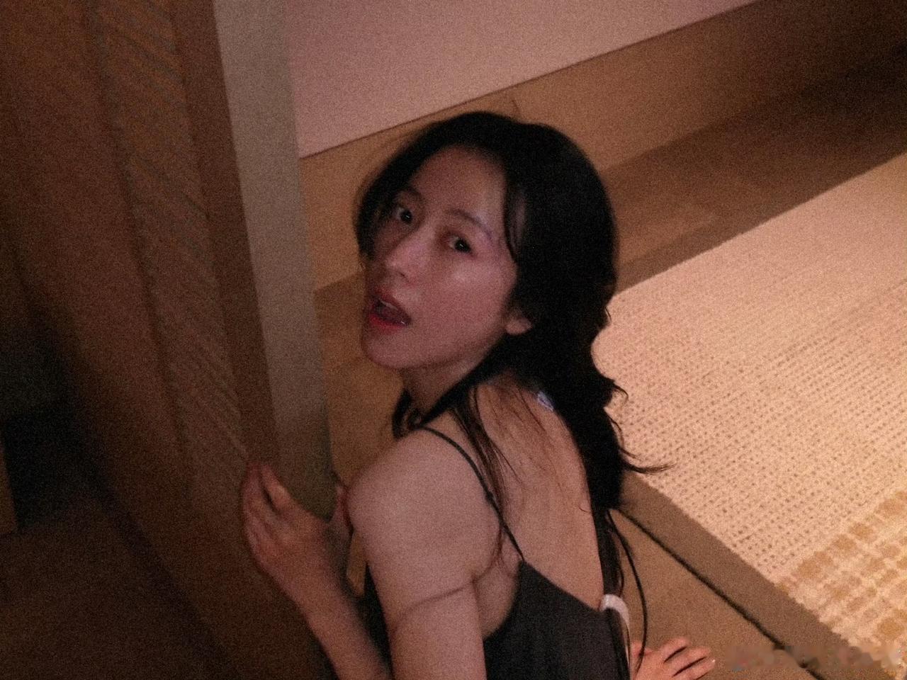 谁看不迷糊[飞吻]
周雨彤