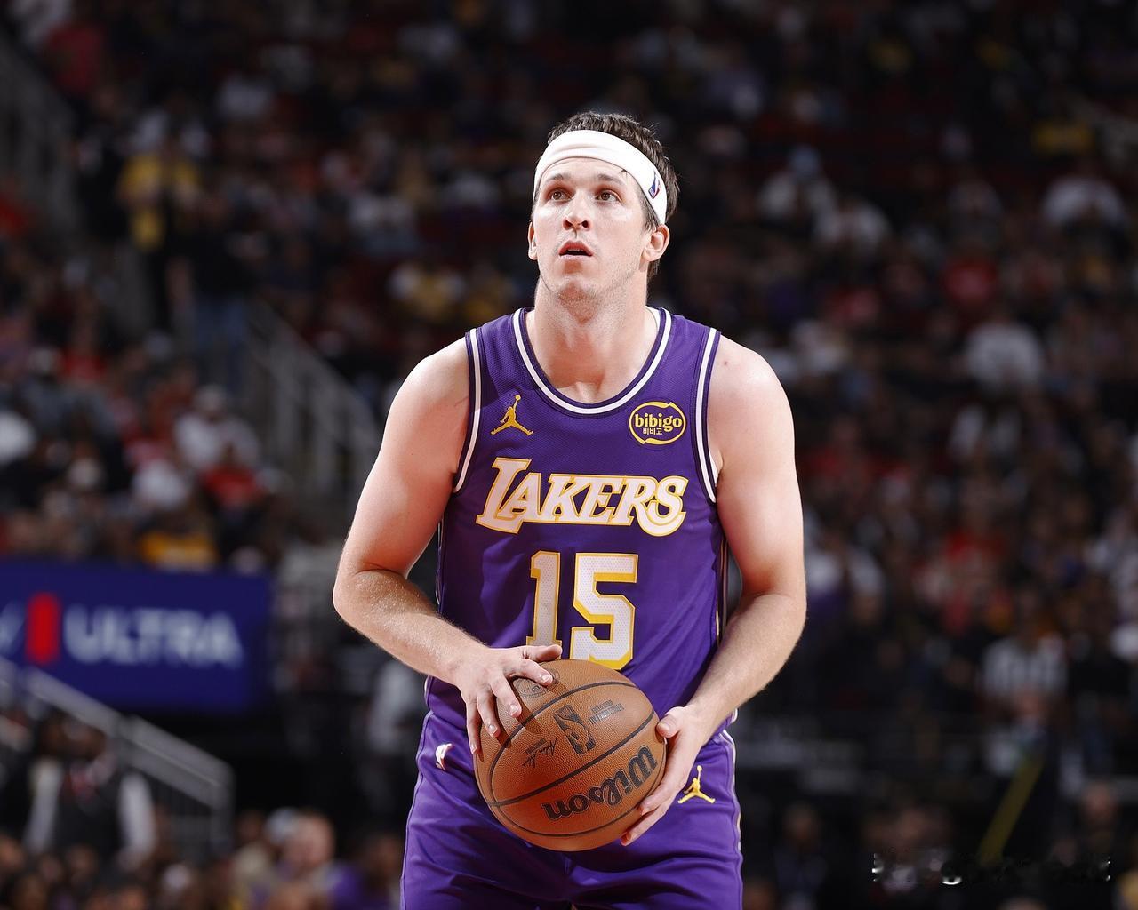 利好！湖人G3伤病报告有了关键变动。

据NBA官方消息，湖人后卫奥斯汀·里夫斯