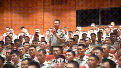 千名武警观看电影功夫女足中国武警功夫在身担当在心 当武警官兵遇上《功夫女足》，同