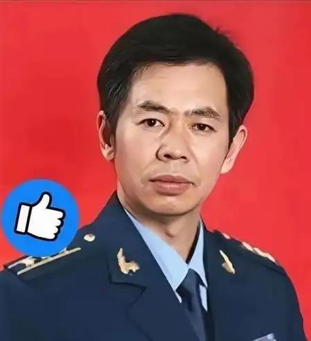 为啥敌人越围越紧？知名军事专家戴旭曾一语道破：外敌敢三番五次踩咱红线，压根不是他