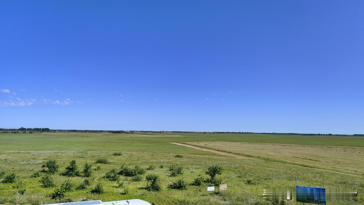 上联：西山观月落，邀对下联东海听潮生