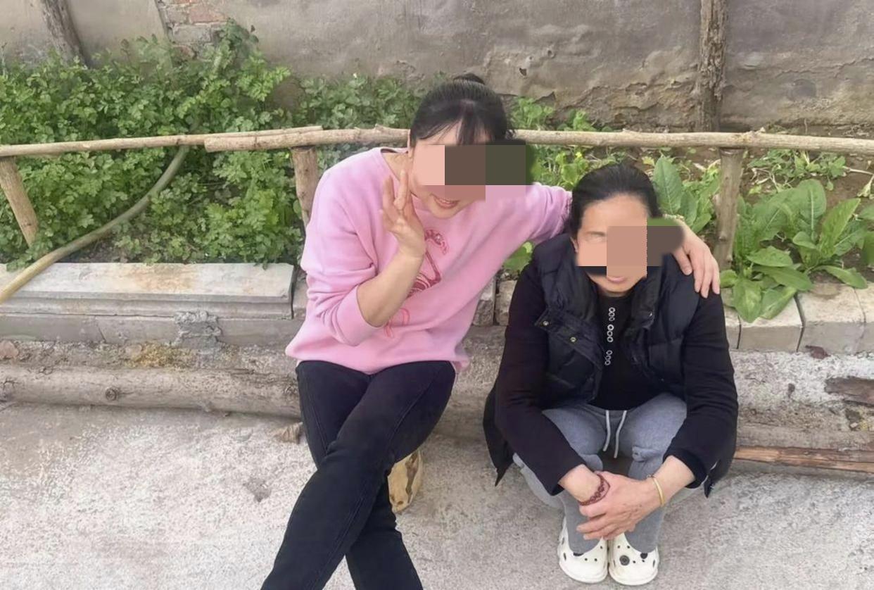 四川一军人退伍后开大车，跑车时救下一对跳河的母女，带到自己家中暂时安顿。当女人准