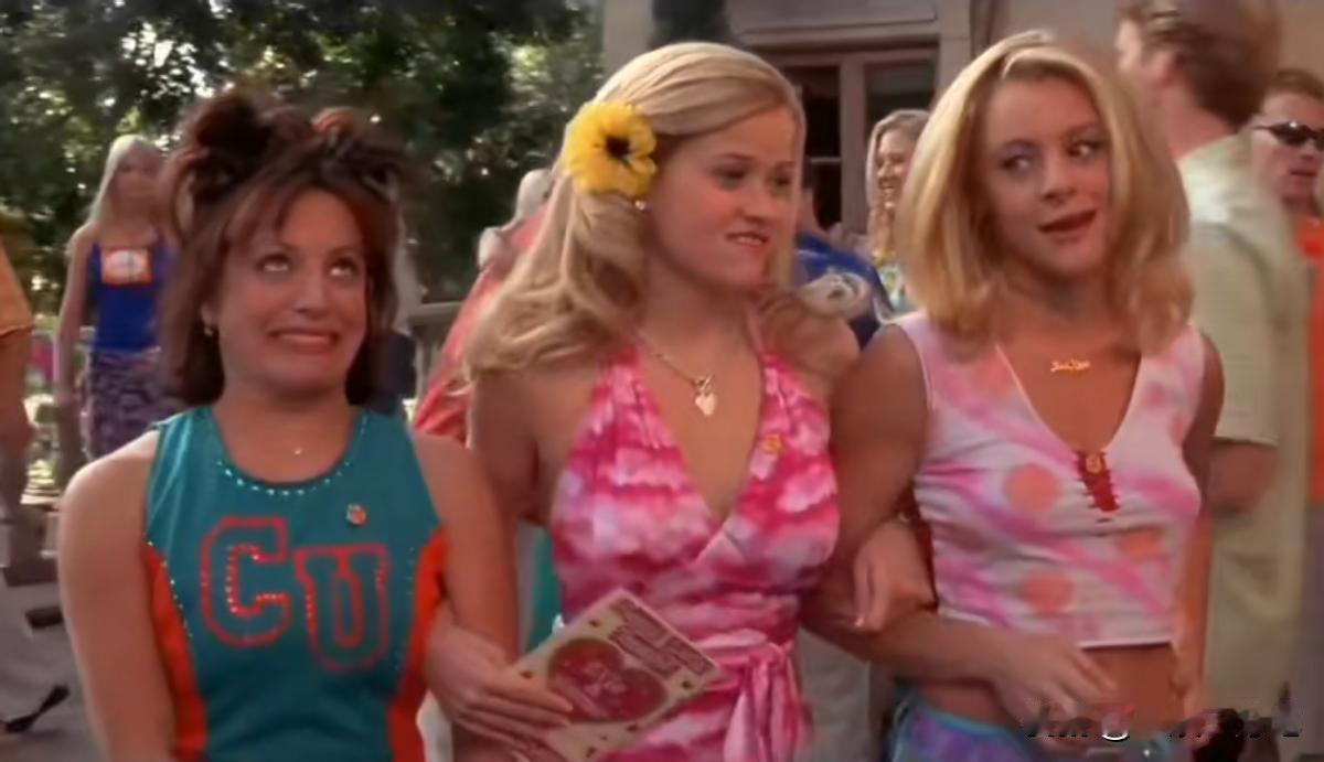 当看完《律政俏佳人》后，终于知道粉色一点都不肤浅，更像是温柔版的矛与盾。

故事