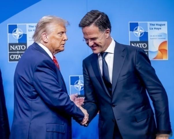 吕特称，他理解特朗普的失望，因为大多数欧洲盟友没有站在美国这边。 