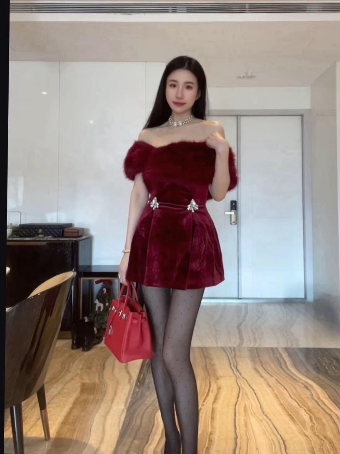 𝒞𝒽𝓇𝒾𝓈𝓉𝓂𝒶𝓈 辣妹穿搭 圣诞