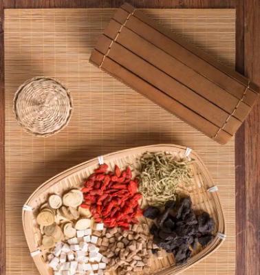 纵欲太多为什么会出现阳事衰微？






最近很多纵欲过度的朋友问我，为什么这