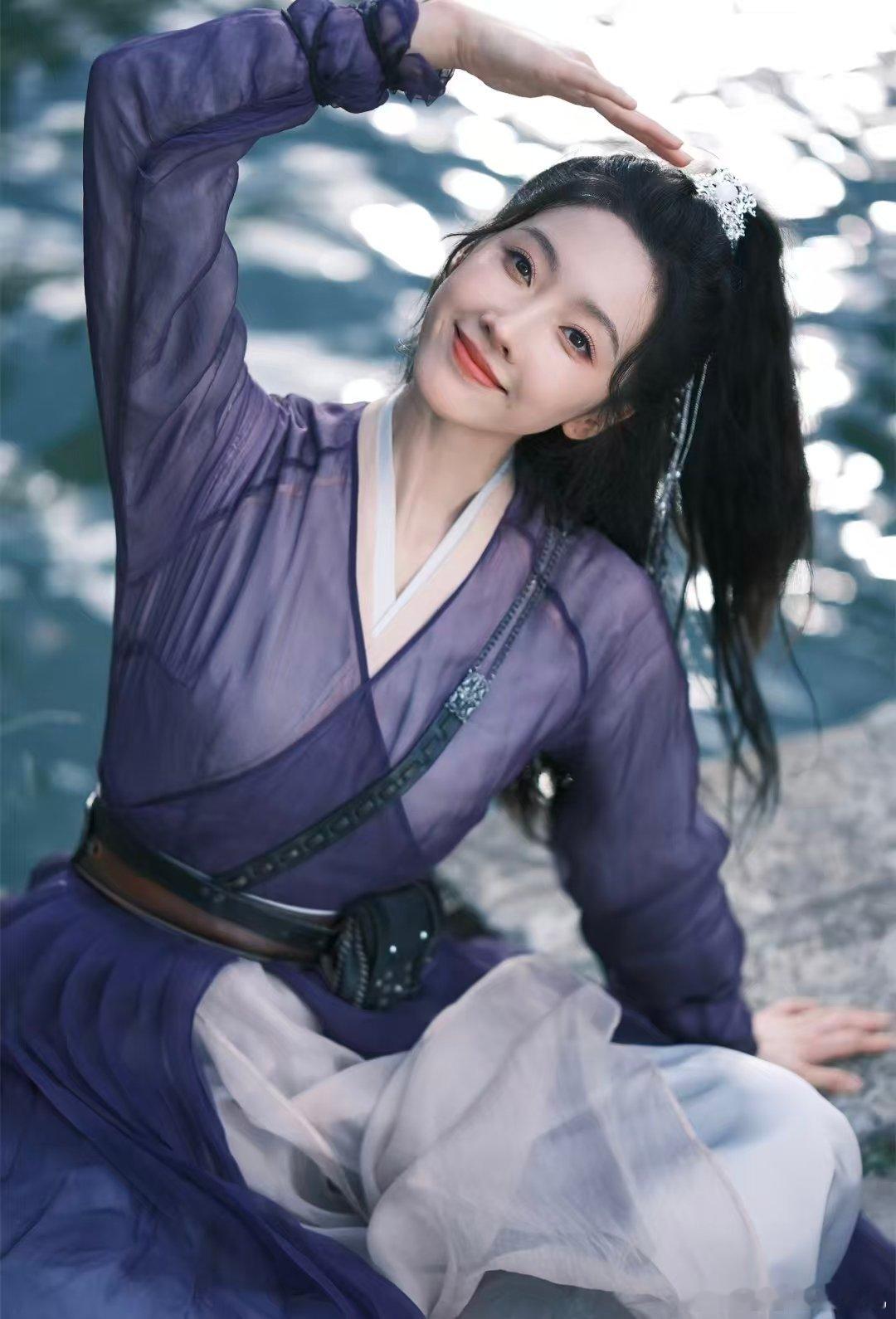 宣璐爸爸接女儿下班 天呢好温馨的场面！看过宣璐的《只此江湖梦》和《折腰》，都好好