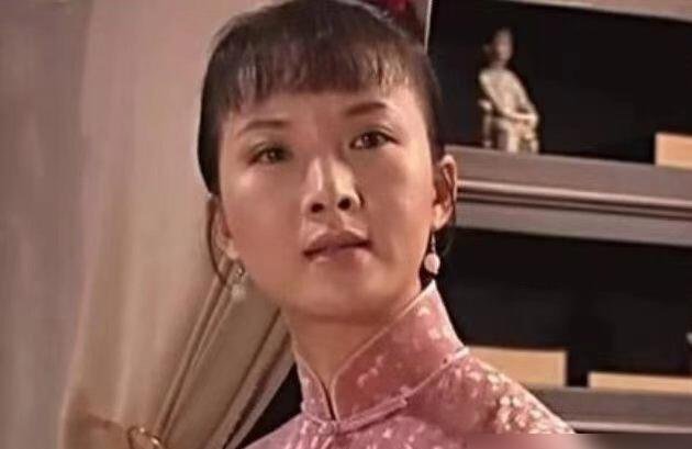 开拍前3天赔56万也要把谢兰轰走，郭宝昌嫌她脸太清高撑不起晚年香秀，换上江珊硬凹