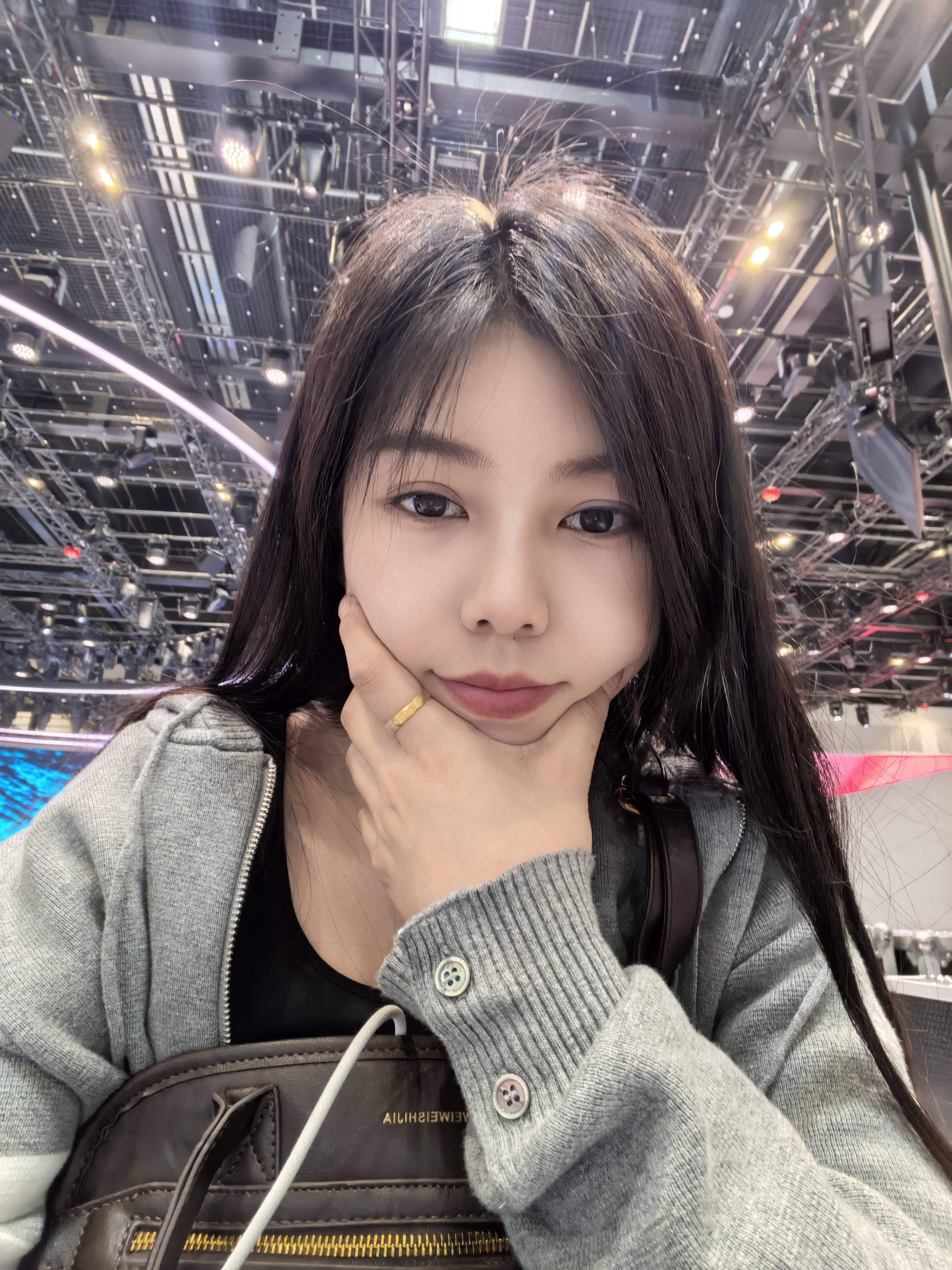 逛不行了，我现在感觉脚废了，估计走路姿势不对，腰开始疼了2026北京车展 北京·