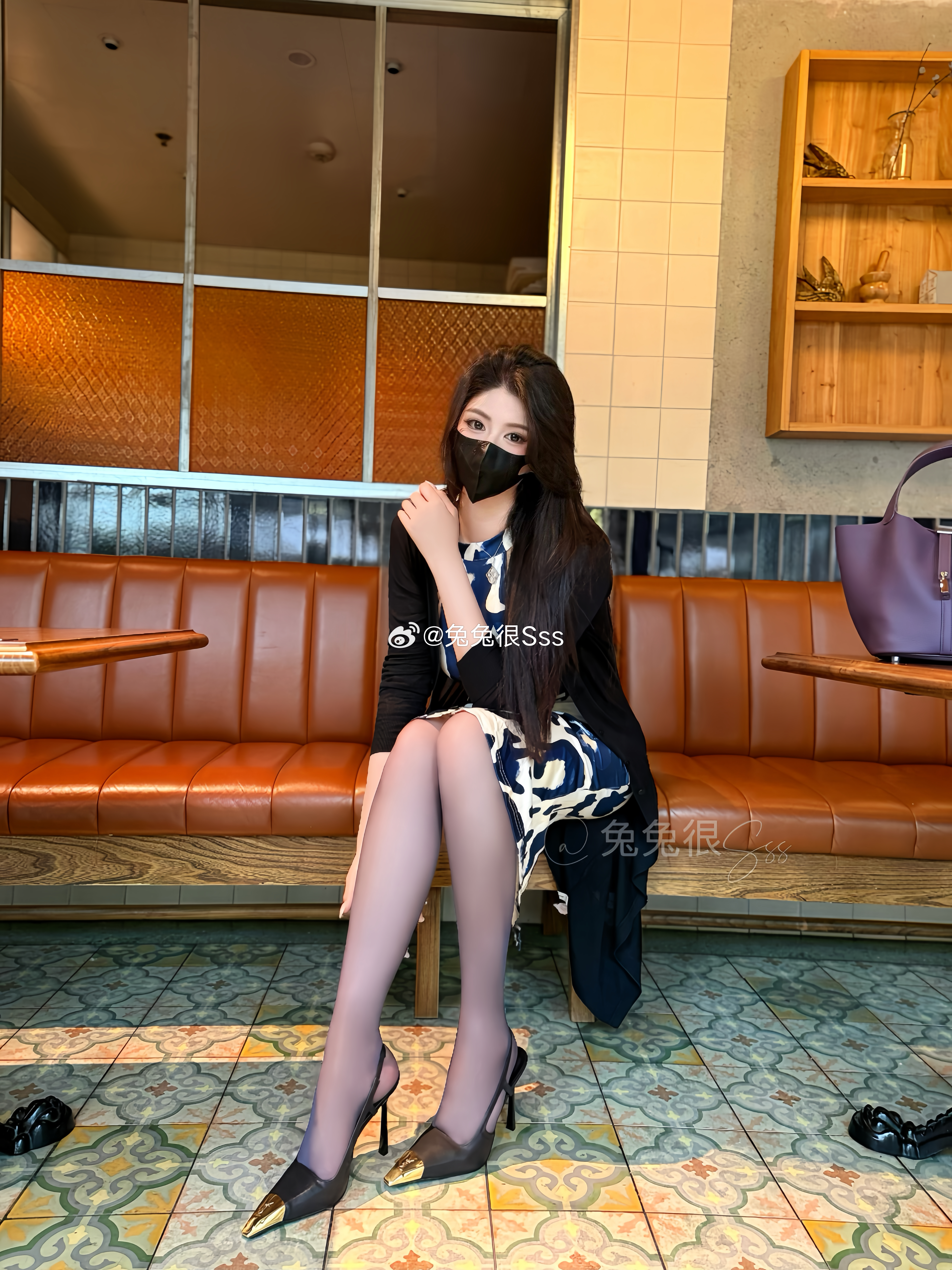 我什么样 女人味就什么样喽今天穿什么涞觅润丝 ​​​