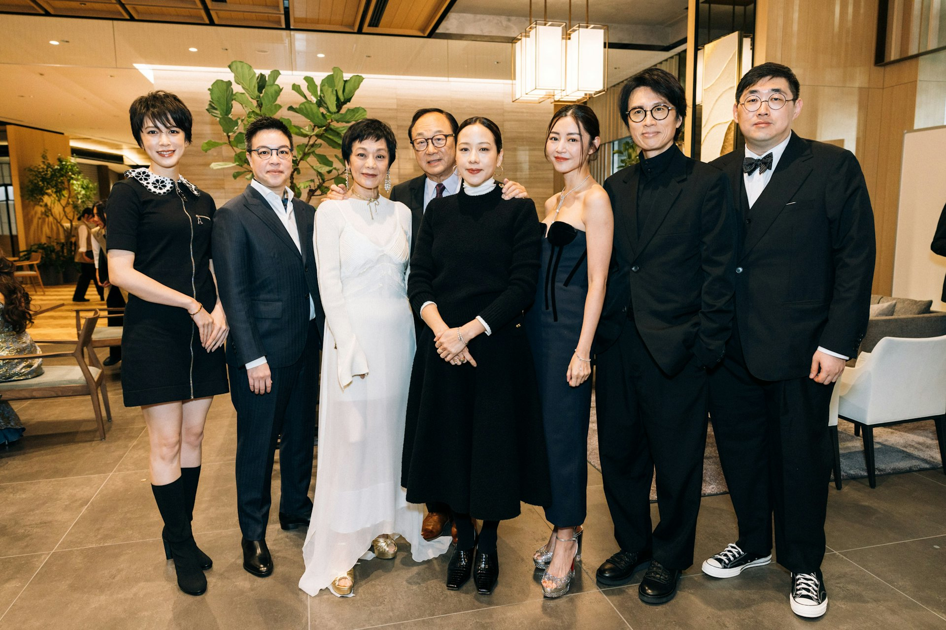 《女儿的女儿》剧组张艾嘉、林嘉欣，与《破・地狱》剧组的许冠文、黄子华喜相逢，在异