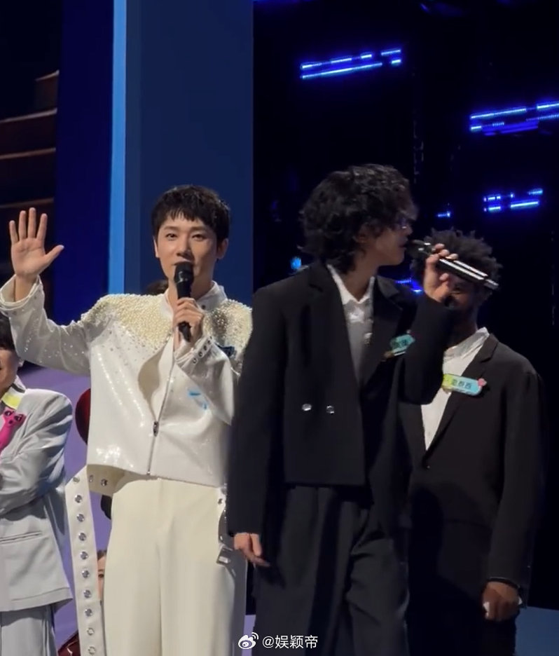 蒋敦豪蒋敦豪杨润泽飚高音飚到笑场事实证明，和好兄弟同台就是容易放飞自我！蒋敦豪杨