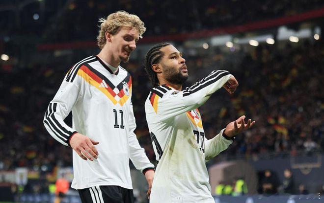 德国6-0复仇！5连胜夺头名+直通2026世界杯 萨内双响 维尔茨2助攻11月1