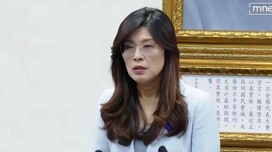 郑丽文亲自出面邀请