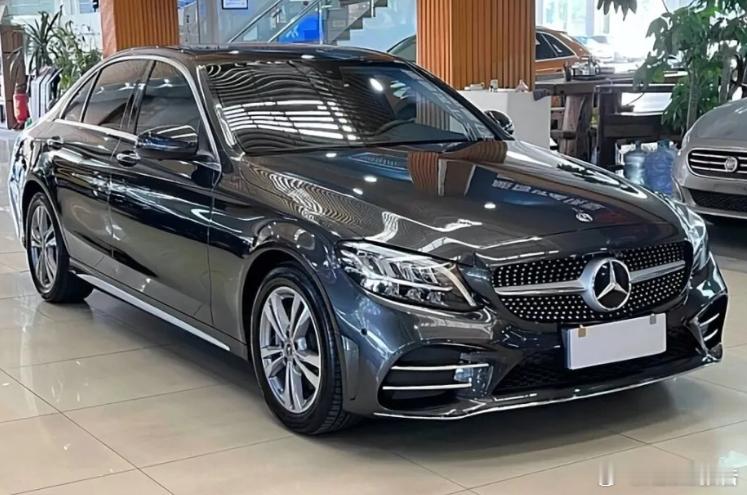 BBA集体大降价4月22日，快科技消息，2026年车市降价潮持续升温，奔驰、宝马