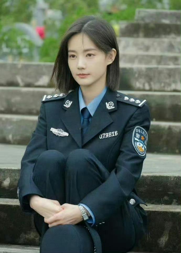 李一桐早期照片，不愧是被sm星探选中两次，天生就是吃演员这碗饭！ 
