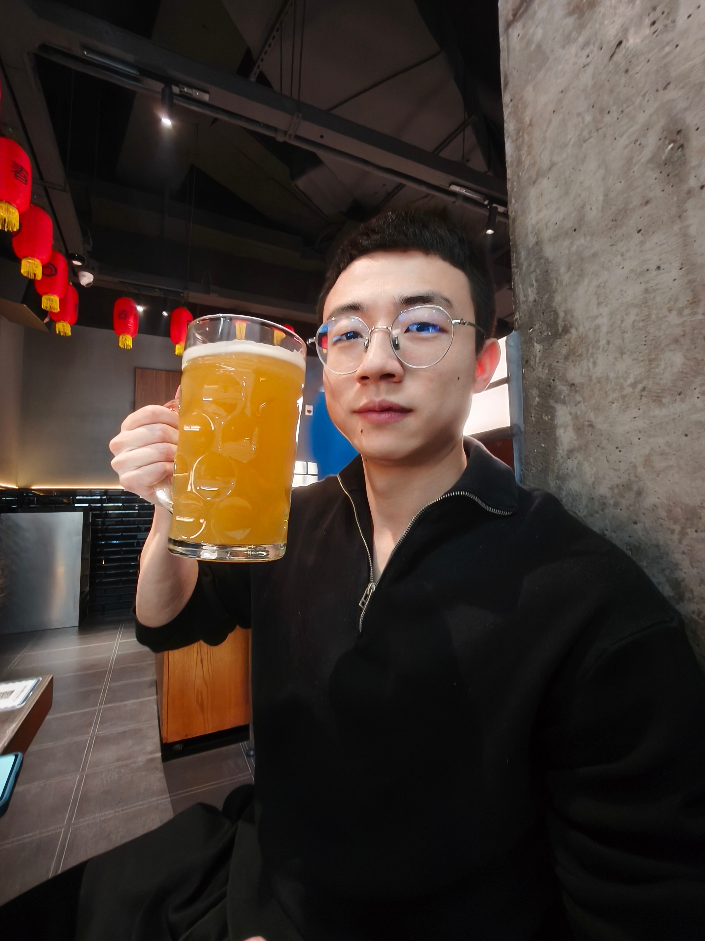 切尔西拿下埃弗顿庆功宴！好久没撸串喝酒了，疯狂一把！大家庆功宴吃的啥？带上话题标