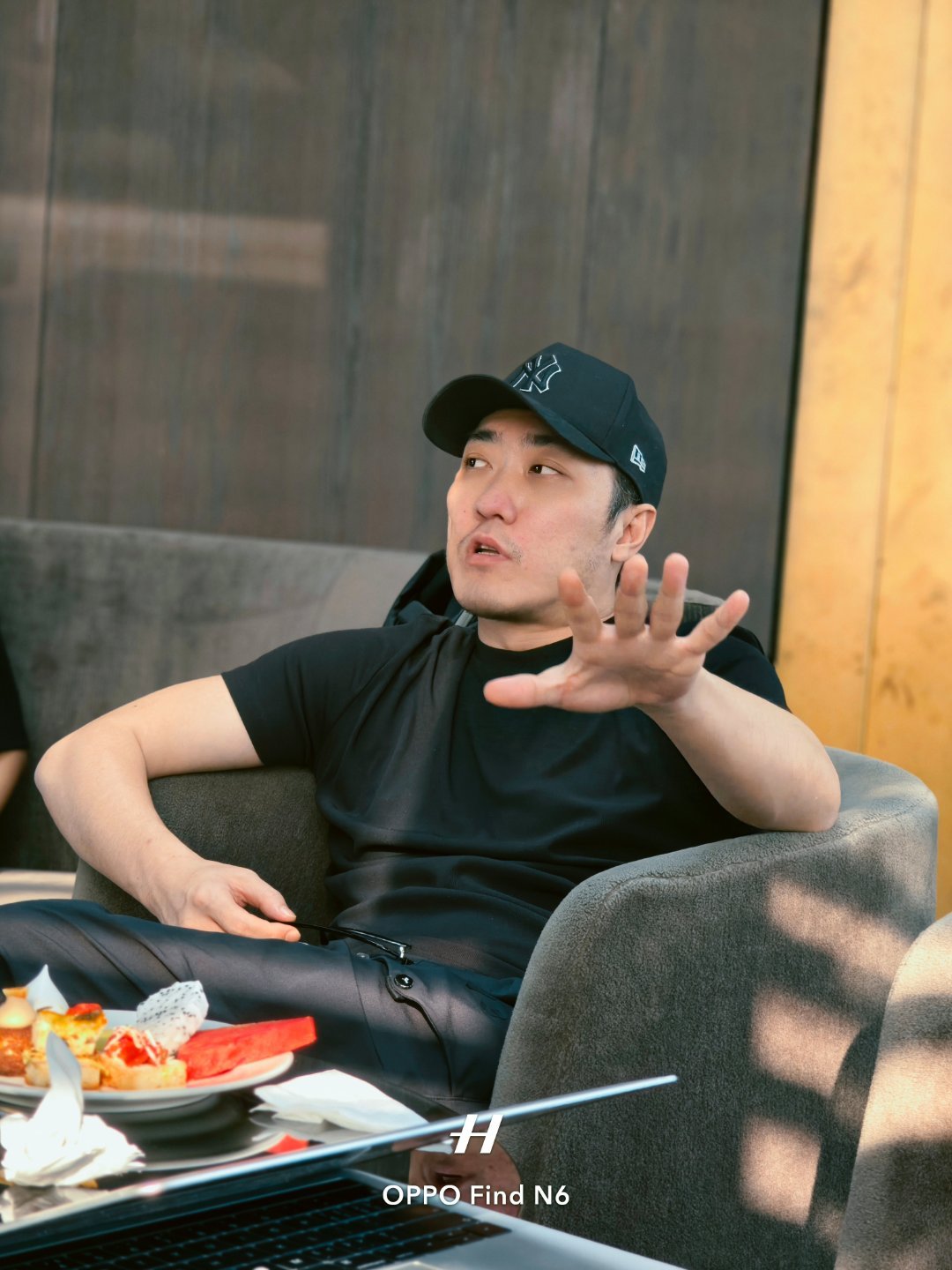 跟某企业再聊一个原生 AI 汽车。刚好是最擅长都领域，聊了一下午，太精彩了。对这