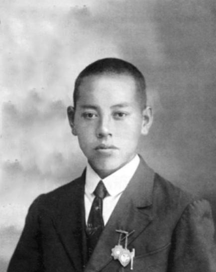 1932年，陈玉仁叛变，供出了潜伏在敌人内部的地下党员王世英。谁料，王世英察觉异