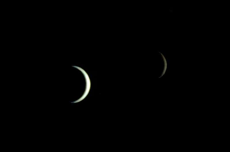 NASA 的火星双星探测器 ESCAPADE 传回了一张独特的地月“全家福”。在