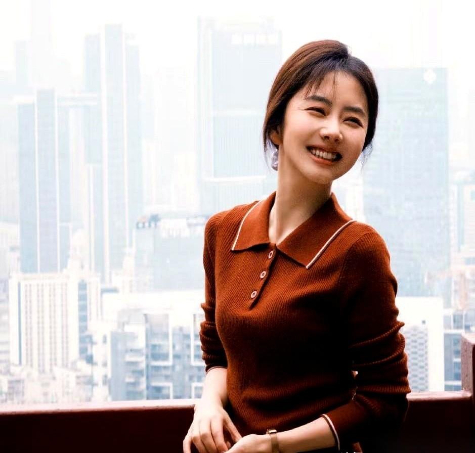 刚追完《我的山与海》，我妈冷不丁跟我说了一句：别学方婉之。
这话说得我心里咯噔一