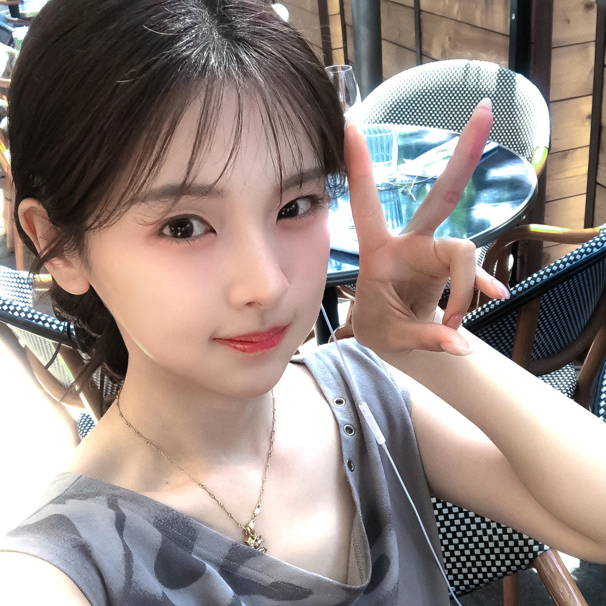 /☁️云朵停靠的星期天杨超越*头像 