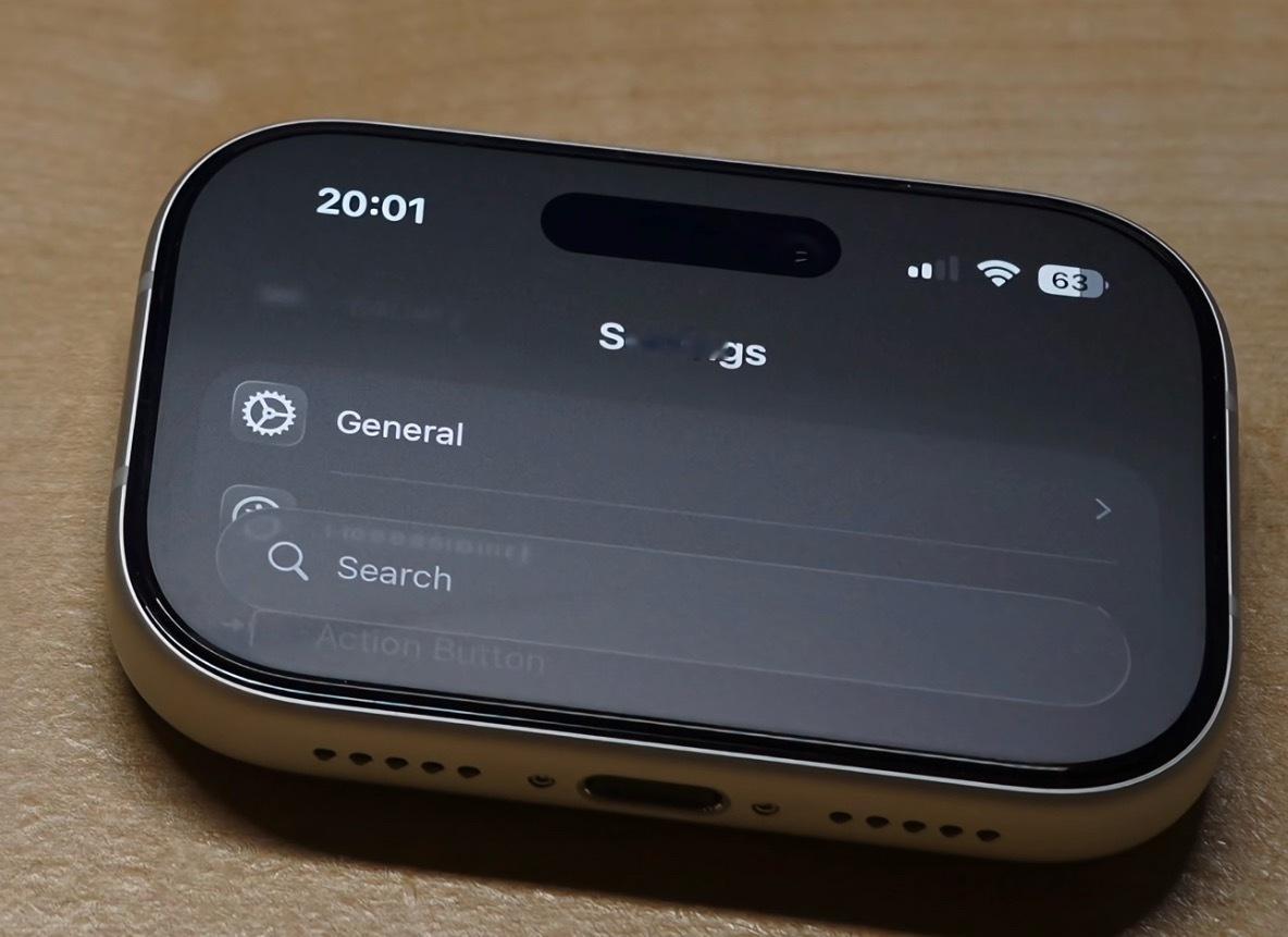 iPhone mini真的好可爱呀！期待有一天能开始售卖～当一个挂件买  ​​​