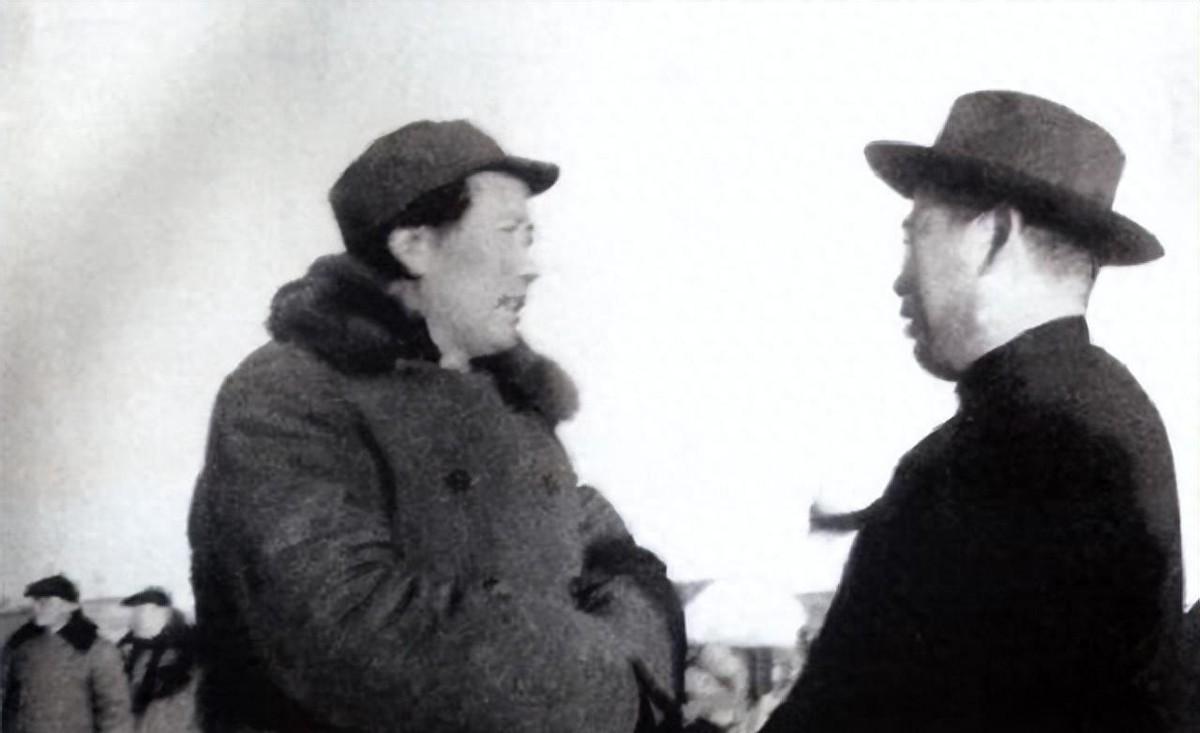 北平即将解放，解放军为何选择推迟三天进城？聂荣臻笑谈此事，称主席用心良苦！
一九