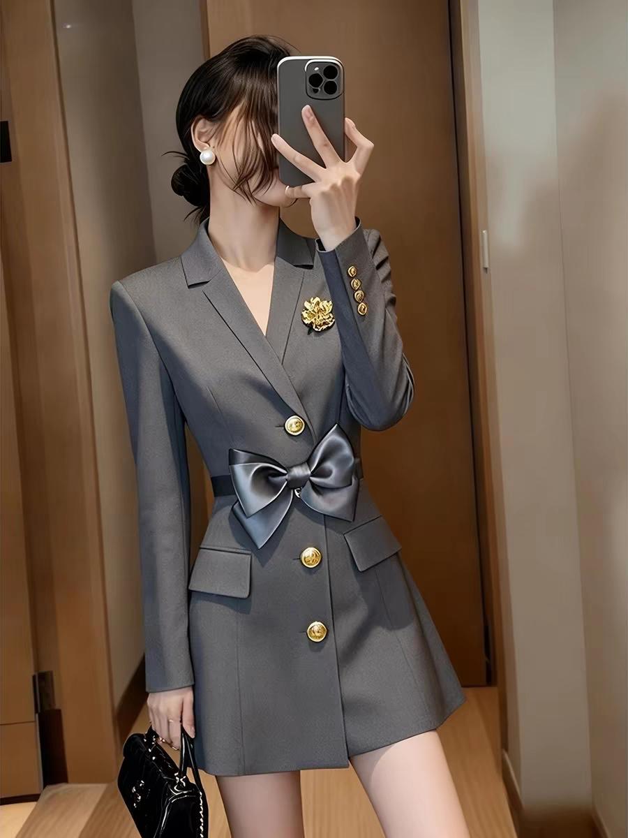 轻奢高端职业装小香风上衣掐腰灰色西装！职业裙西装套装 穿搭