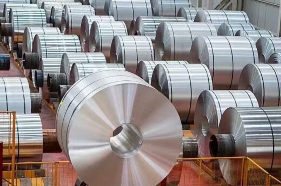 据外媒报道，受海湾地区冲突影响，全球范围内的铝供应受到冲击，其中日本制造商所受冲