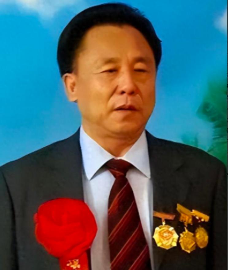 包养10名情妇，生下11个私生子，75岁还在拼命生娃——湖南“土皇帝”倪福林的荒