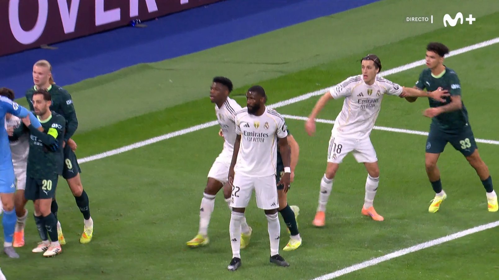 【Archivo VAR】🖥️💥 视频助理裁判漏判了曼城首粒进球前的一次犯规