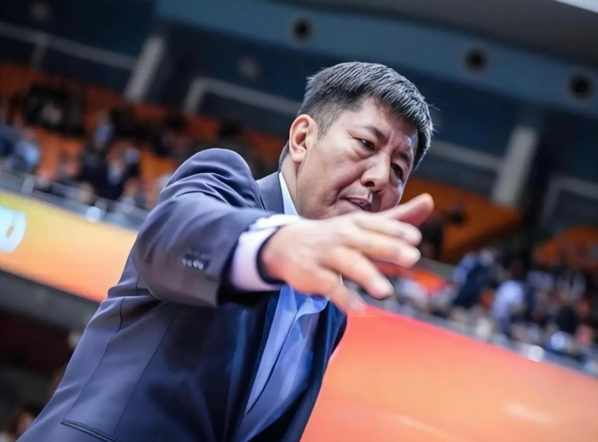 我想说，丁伟指导再就业只是时间问题，绝对有人要，不信你们等着。cba