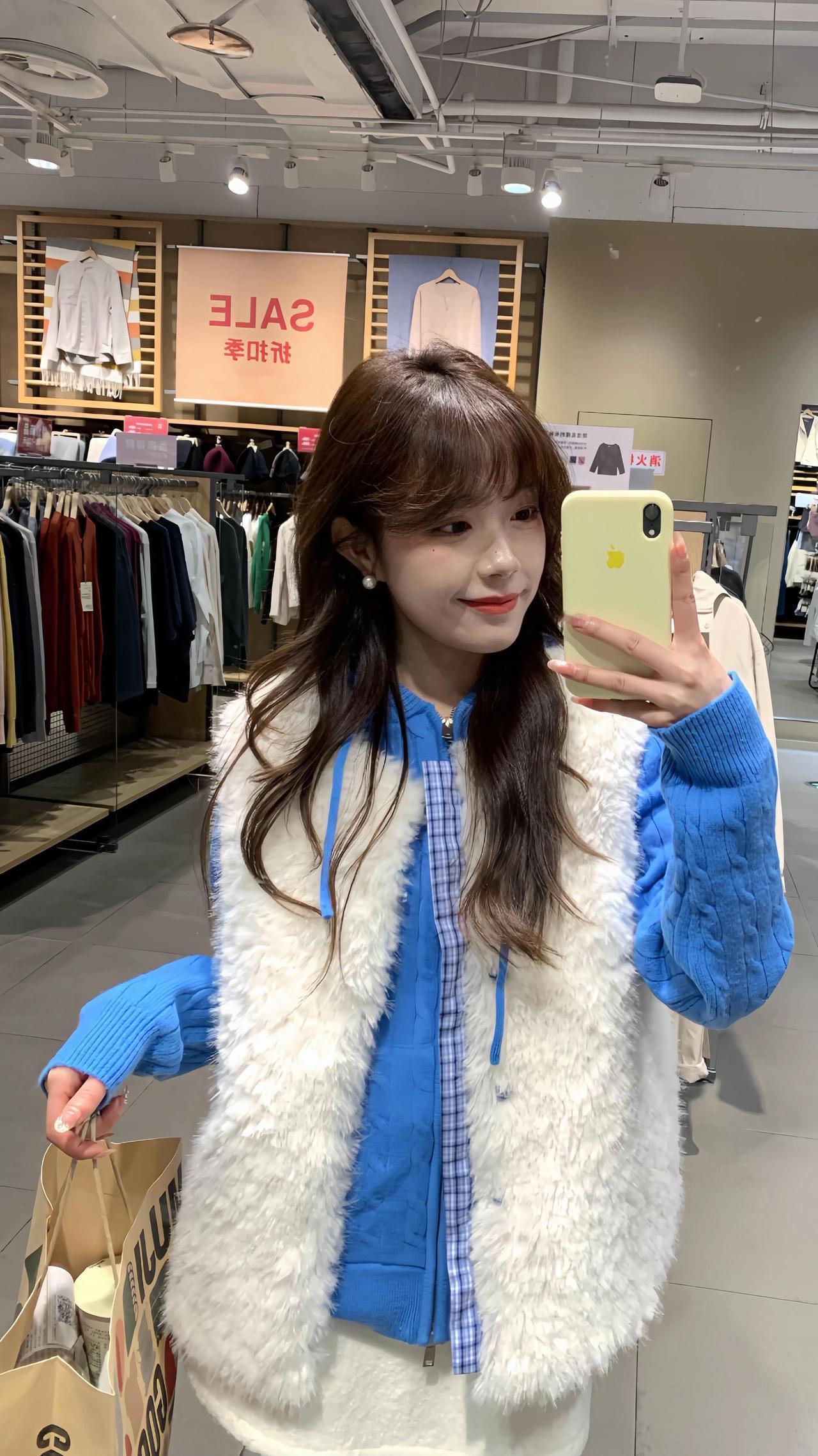 穿搭分享 2026我的第一套新年战袍 抖音生活观察计划 
2025陪我出片的高光