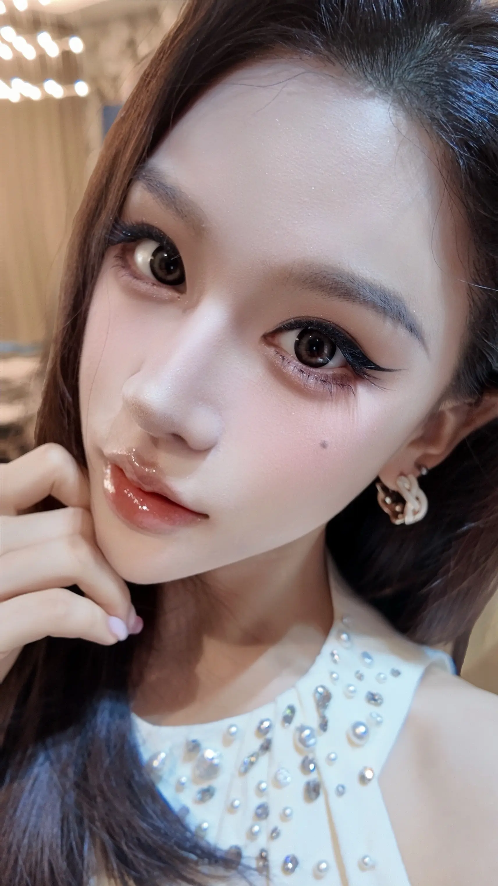 世界以痛吻我 我报之以大眼睛高鼻梁双眼皮