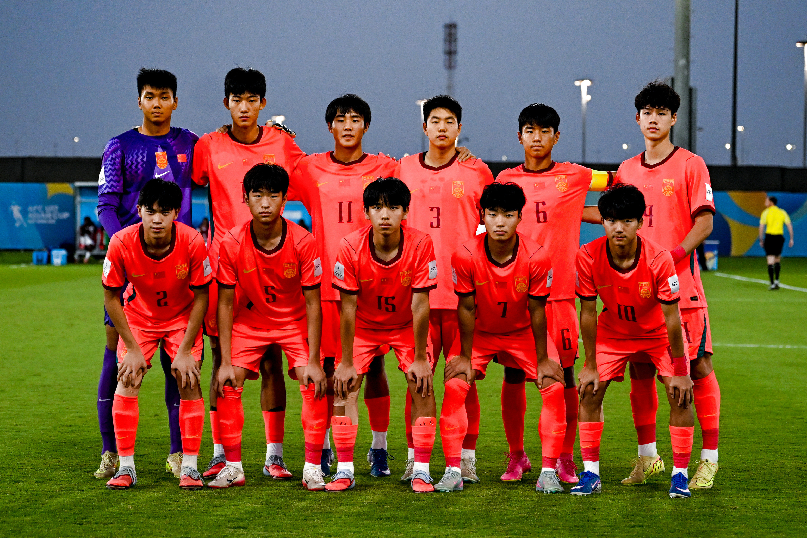 中国U17男足惊险拿到世少赛的名额，这也是中国男足国字号队伍时隔21年之后再入围