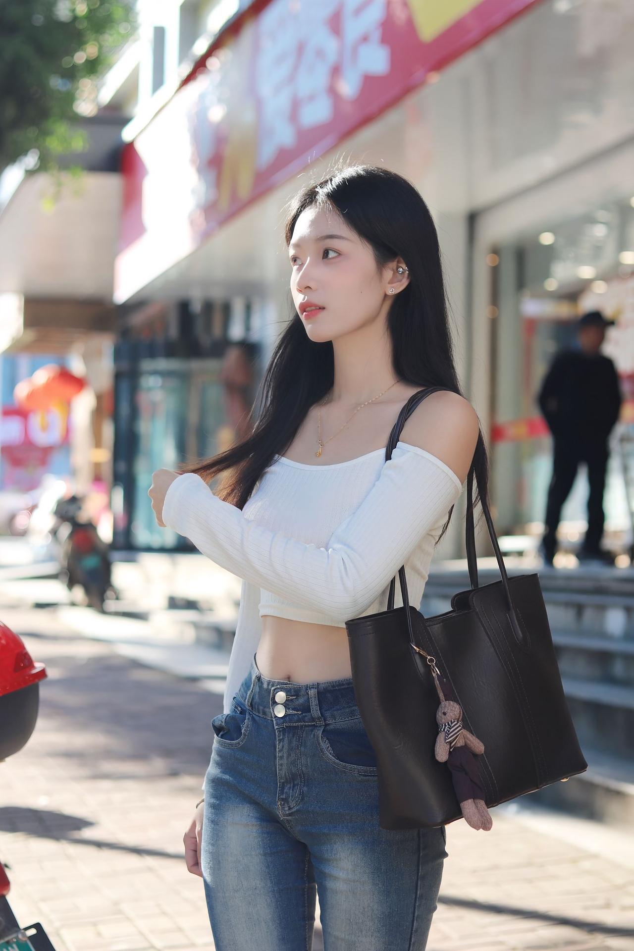 你喜欢她，就让她陪你好咯。