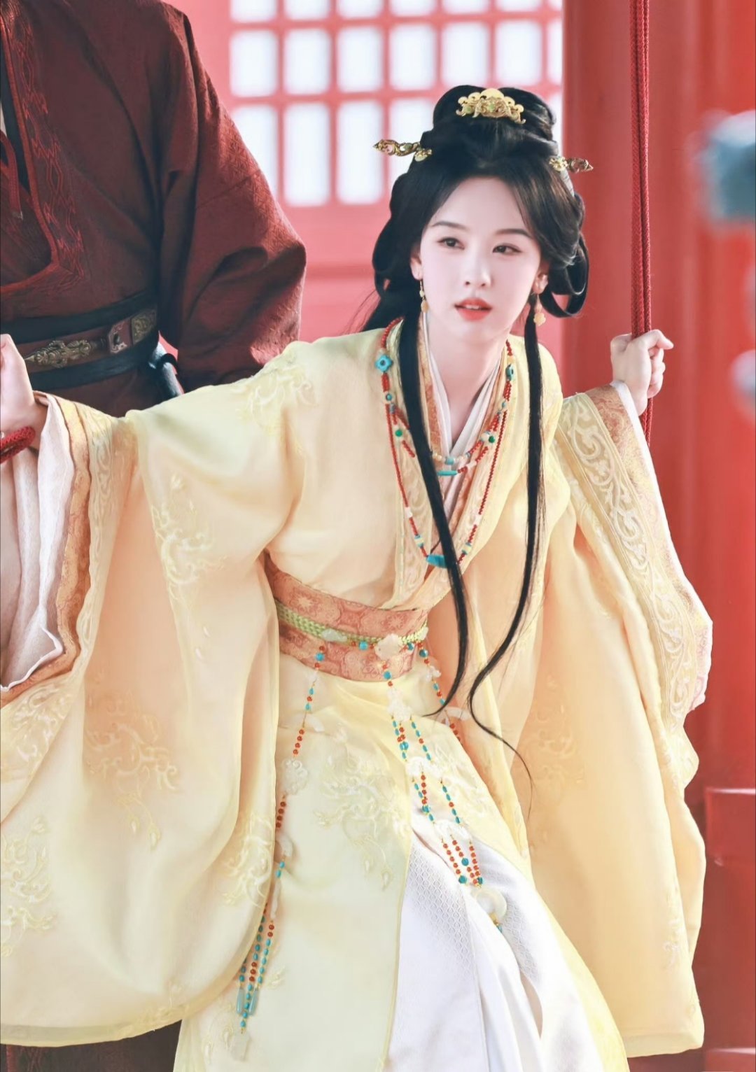 tg. 田曦薇《嫁金钗》、陈都灵《翘楚》、刘些宁《归良辰》妆造又撞车了其实我真的