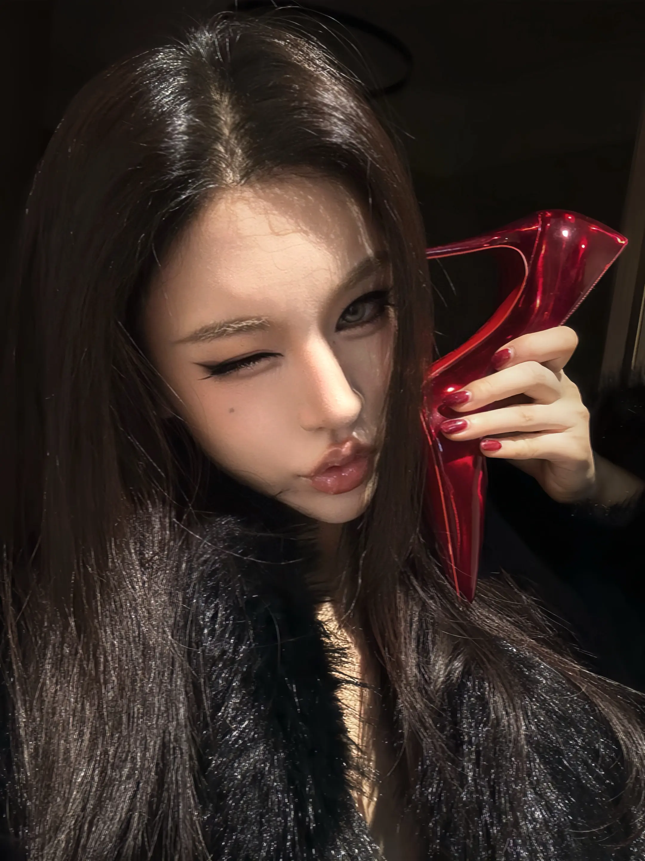 蒙上眼睛的乐趣在于你不知道下个巴掌会落在哪里对吗？