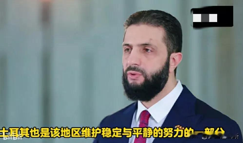 朱拉尼不愧是土耳其的干儿子，以色列轰炸大马士革后他发表讲话，感谢土耳其。
不过朱