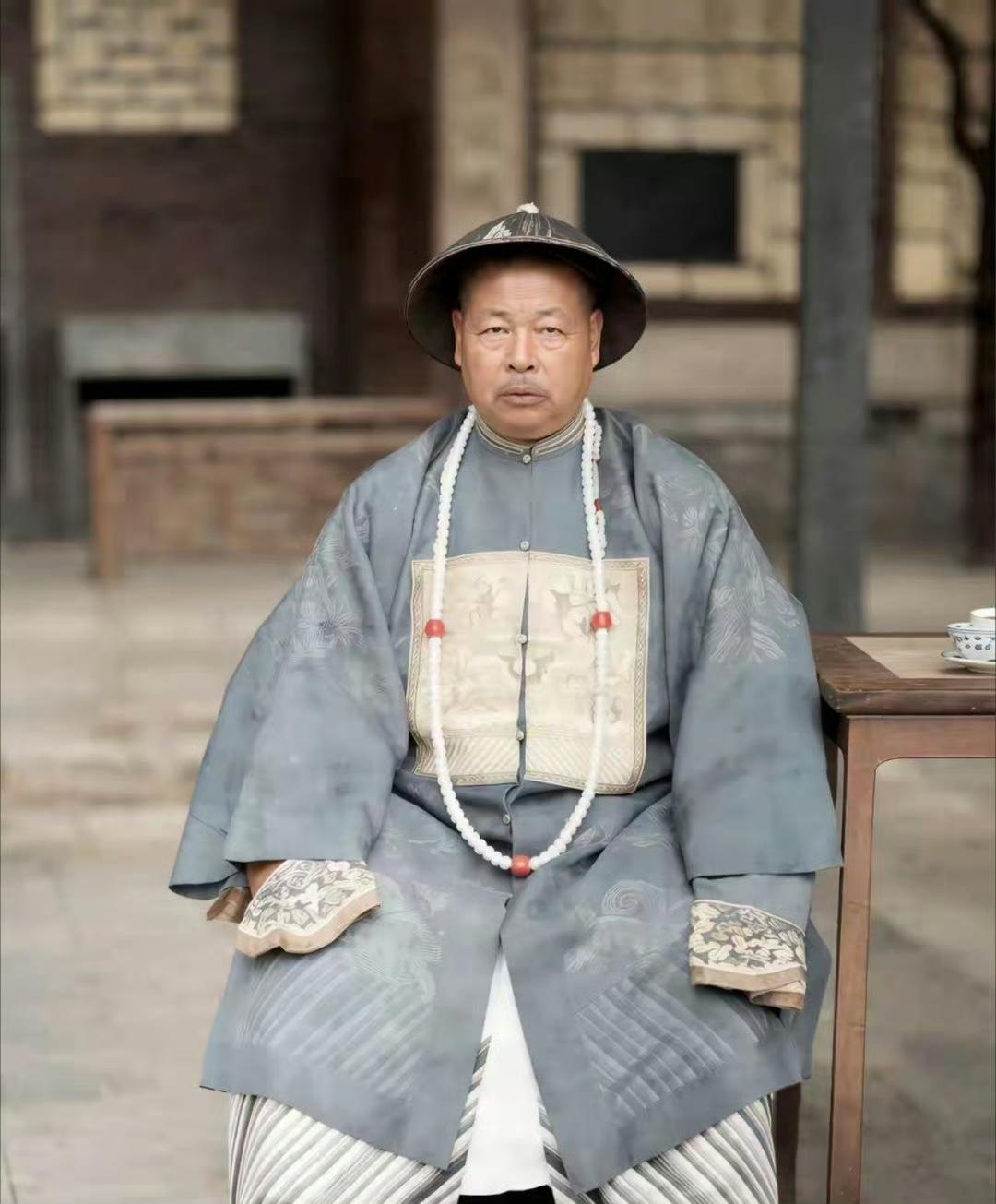 左宗棠，抬棺出征收复新疆！之前学历史，对左宗棠的描述不是太多。反而李鸿章的描述更