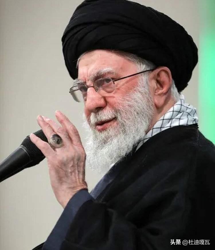 这是要斩草除根，
美国不但对哈梅内伊动手，而且连他的亲属也都不放过，目前，哈梅内