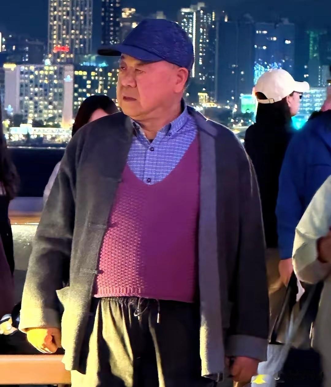 莫言受聘出任中国人民大学兼职教授。一直以来，我有一种感觉，中国作家的地位和社会名