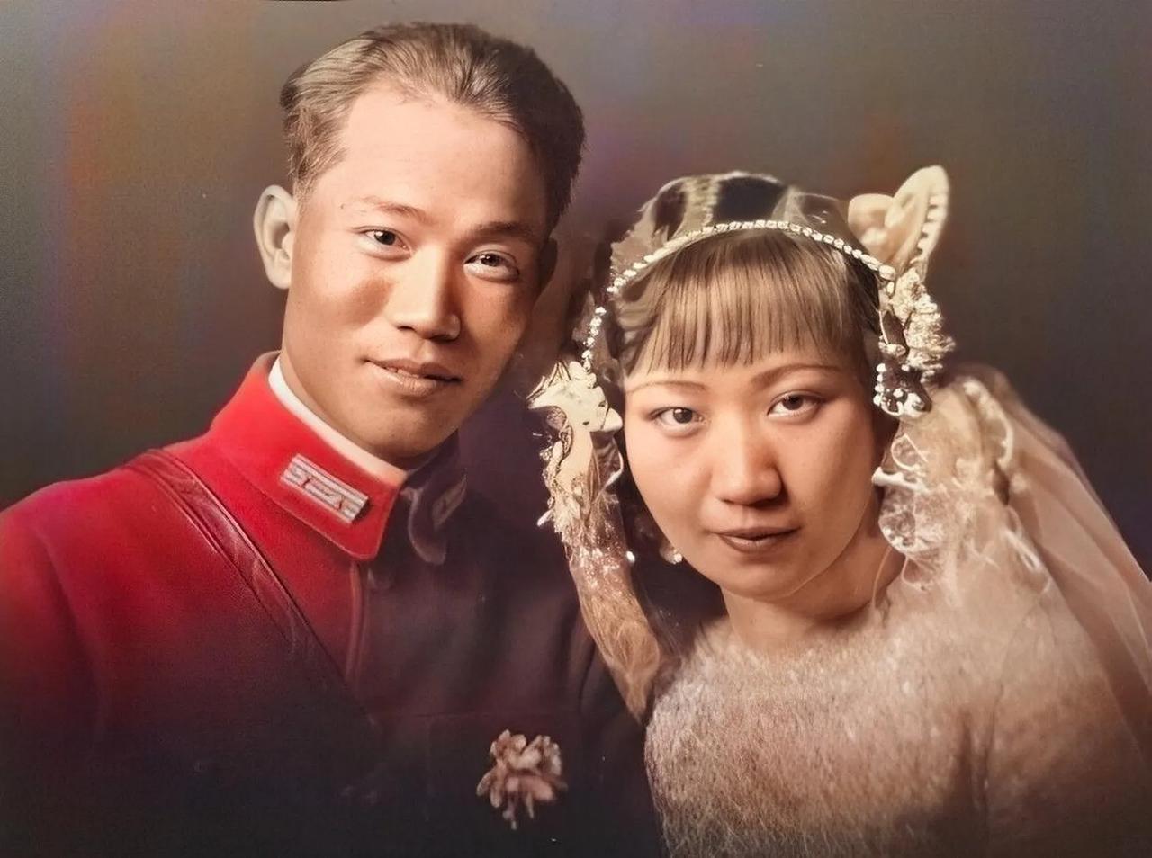 1925年，陈诚离家7年，回家奔丧。妻子吴舜莲想与他同房。可刚上床，就被一脚踢开