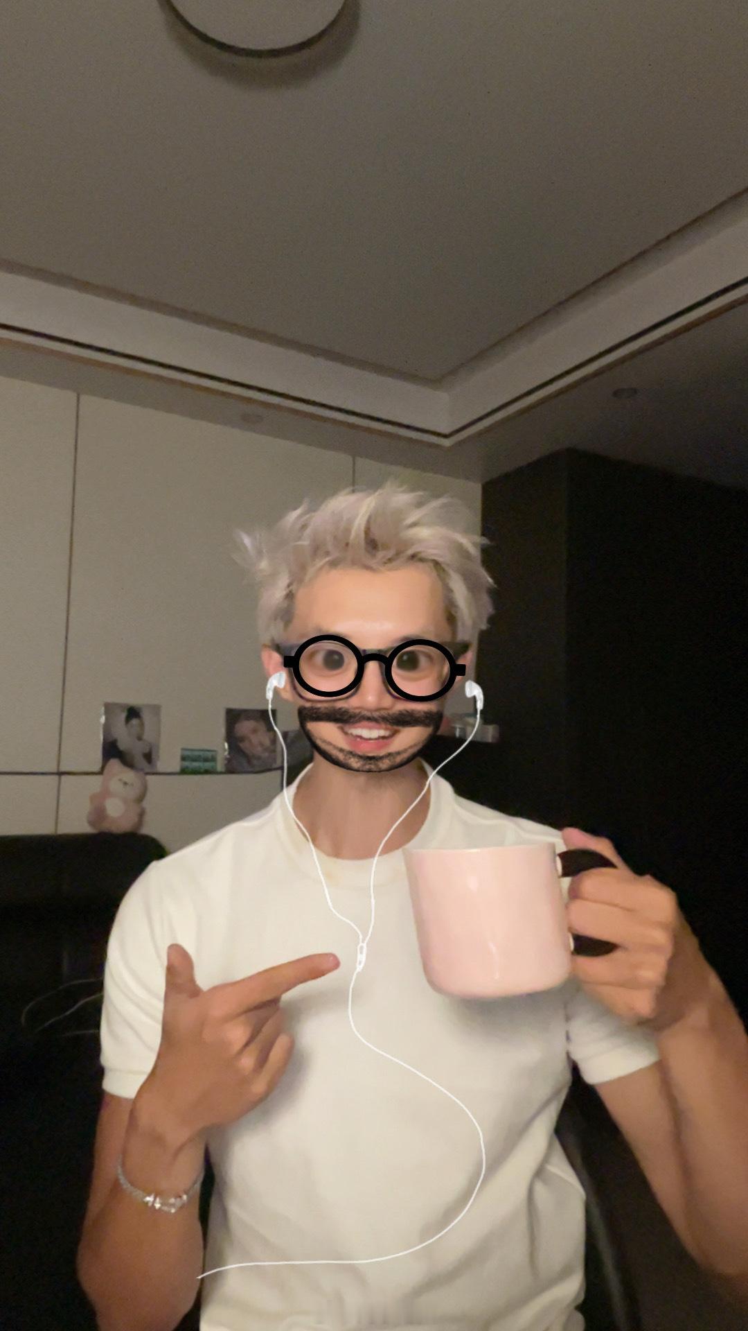 我在喝啤酒。 