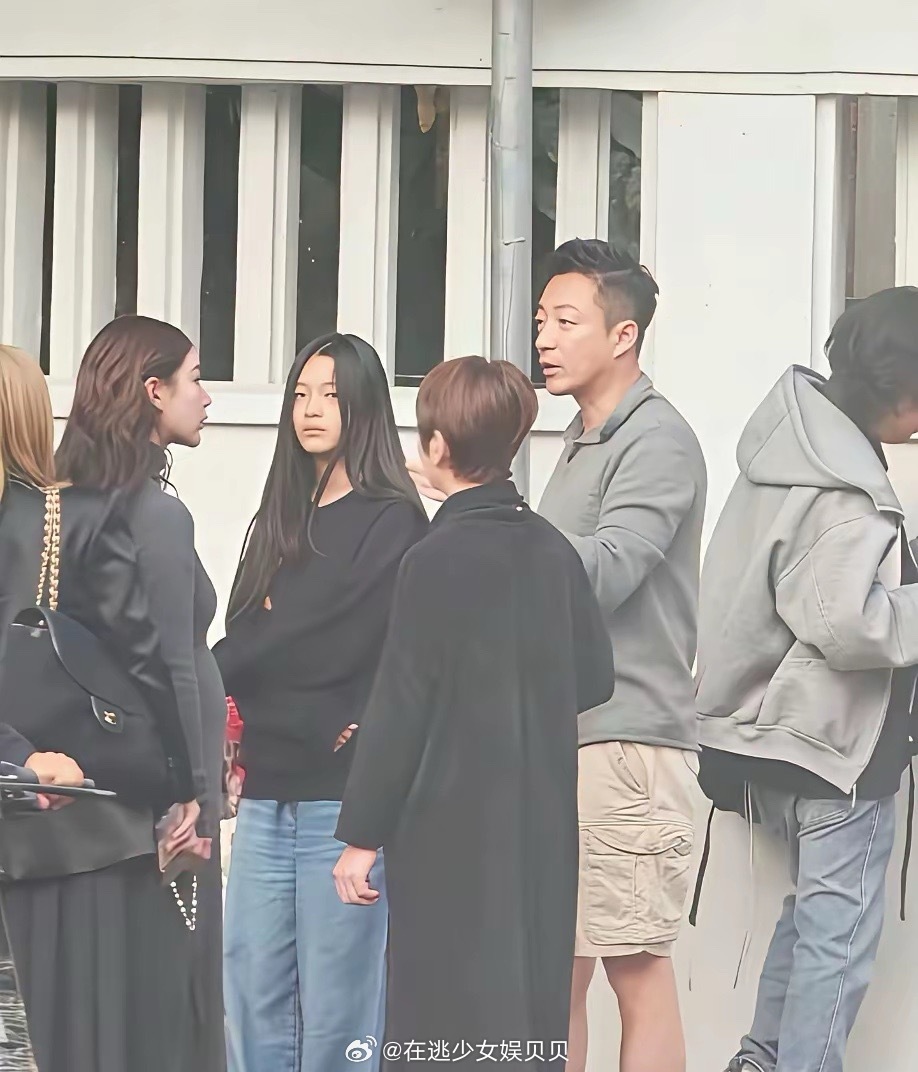 小玥儿长大了，既像妈妈又像爸爸的即视感。 