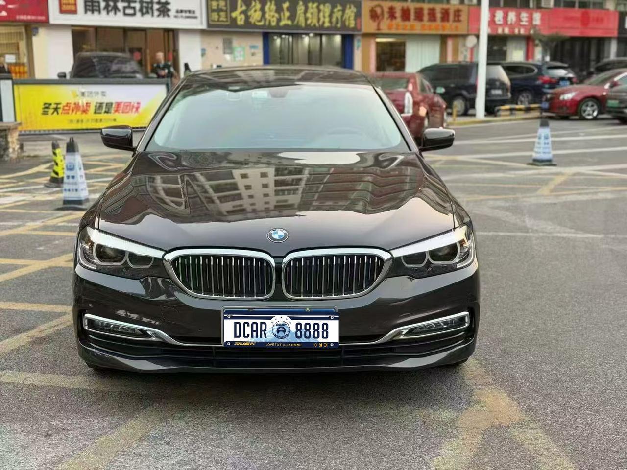 帮朋友收拾豪华梦：一台2018款宝马530Li的真实用车报告
事情是这样的。
2