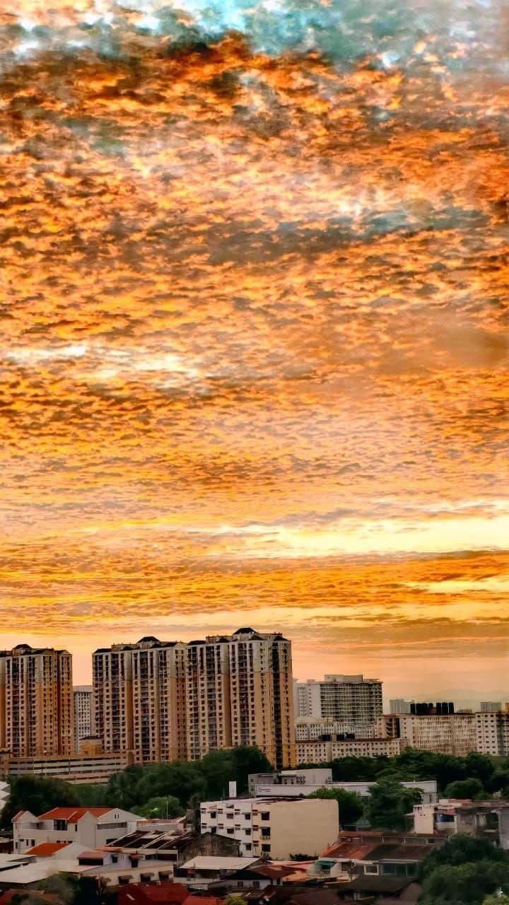 武汉暴雨我们这云量暴增，要是发量也有这么多就好了哇