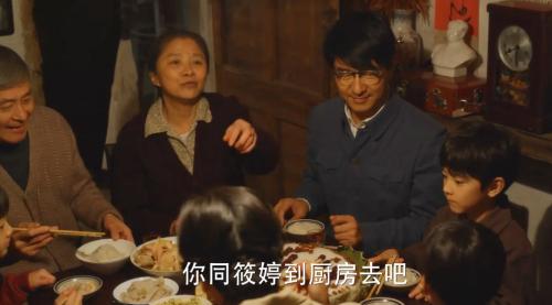 看完《小巷人家》，庄超英这个角色真是让人看得血压飙升。很多人骂他愚孝，但说到底，